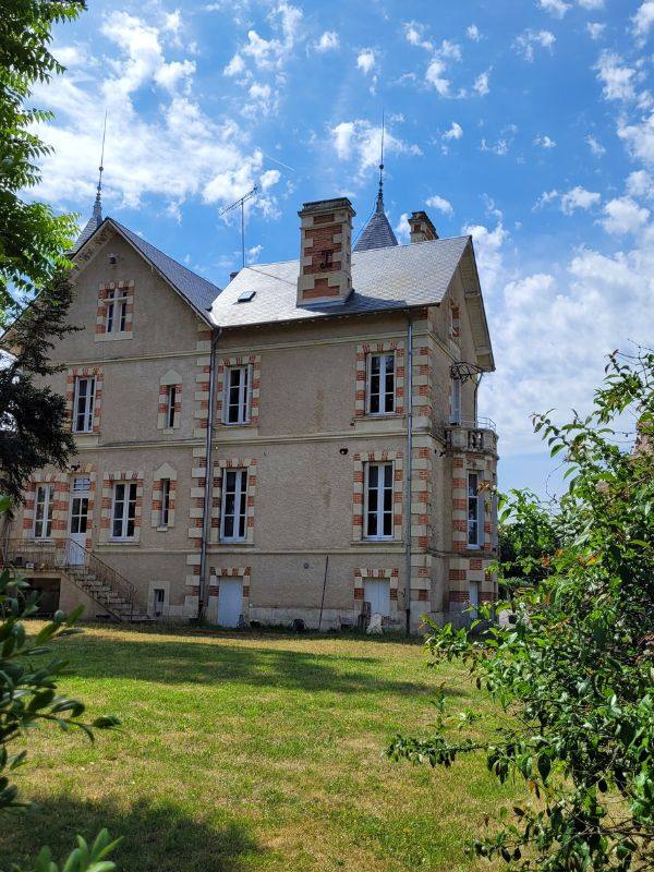 VILLA SAINT PIERRE-La Trimouille